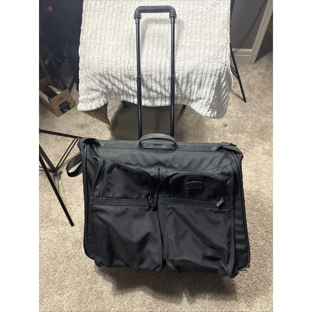 TUMI 2231D3 Wheeled Folding 3 Way Garment Bag Nylon 24x14x20 Black EXCELLENT‎